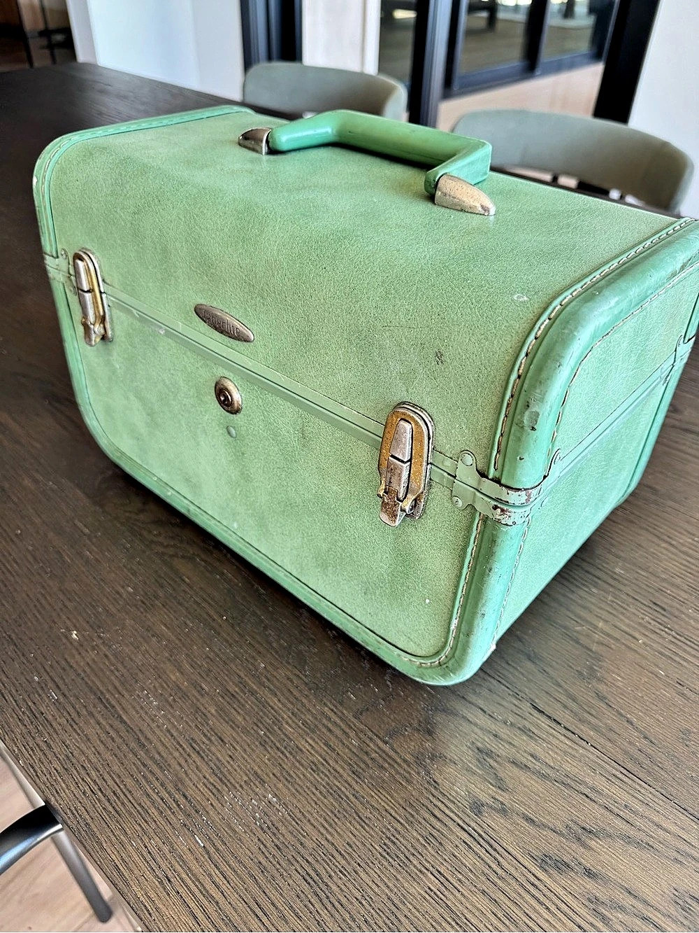 Vaperlite Vintage 1950s Green Traincase